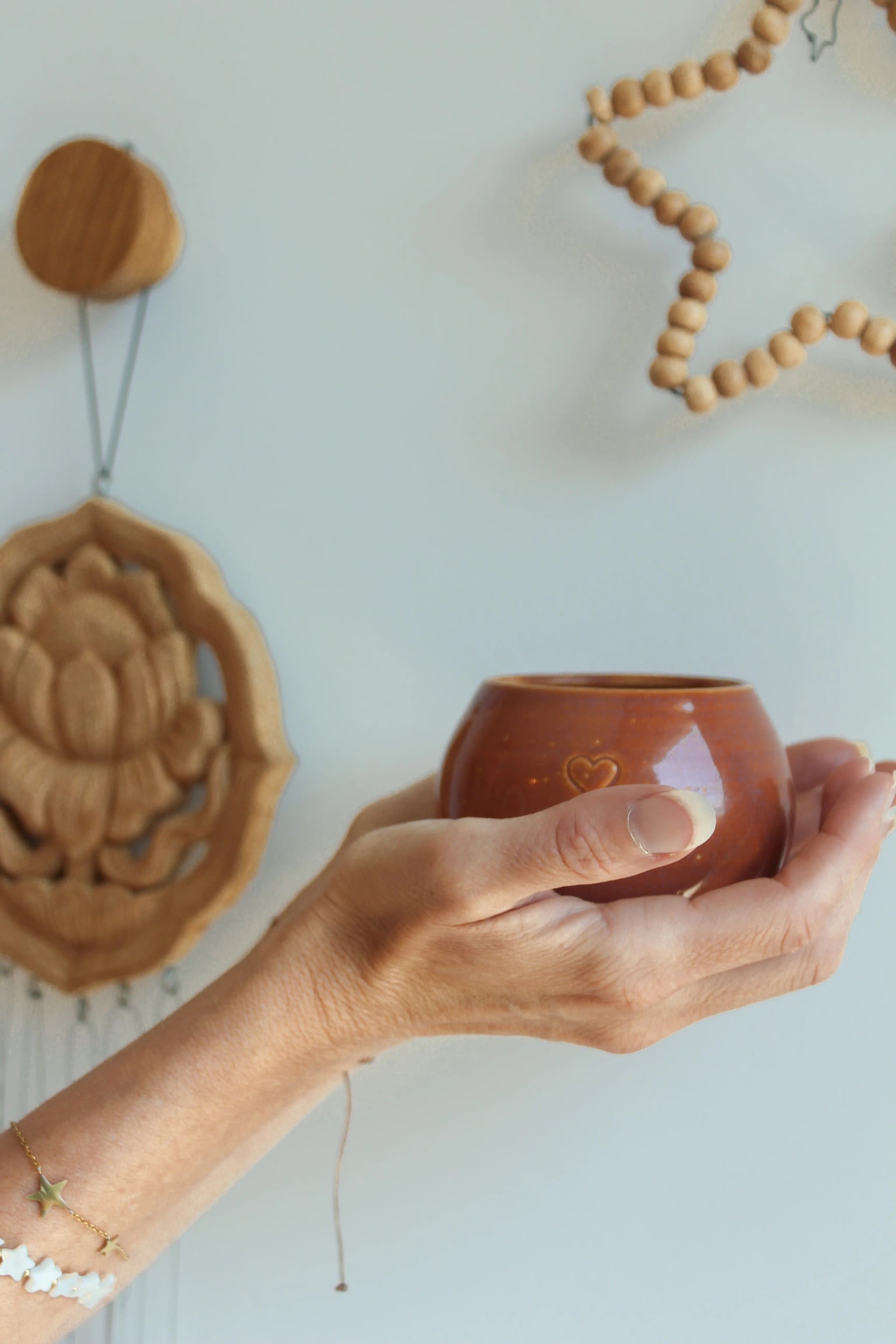 Préparation rituelle - tisane et objets sacrés